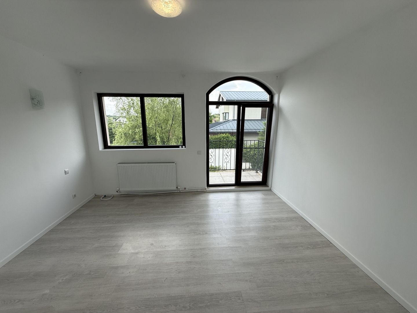 Vila 4 camere cu arhitectura deosebita langa pădure in Corbeanca ! - Poză 11