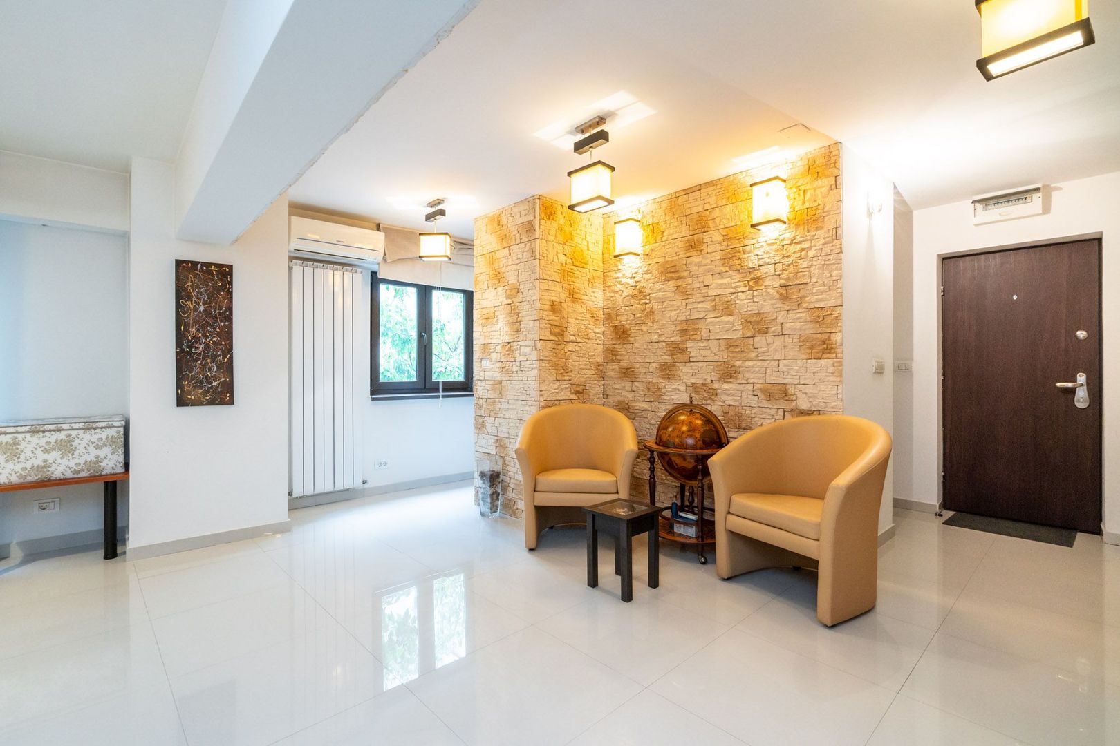 COMISION 0% - Apt.3 camere si Loc Parcare, bl. 1997, vedere gradina, metrou 8min - Poză 2