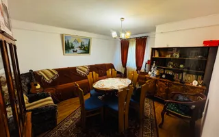 3 decomandate, centrala, 1 Mai - 110 000 Euro - Poză 33