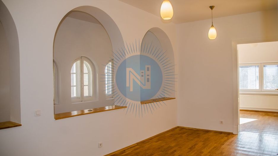 Etaj 1 plus mansarda in vila - Poză 2