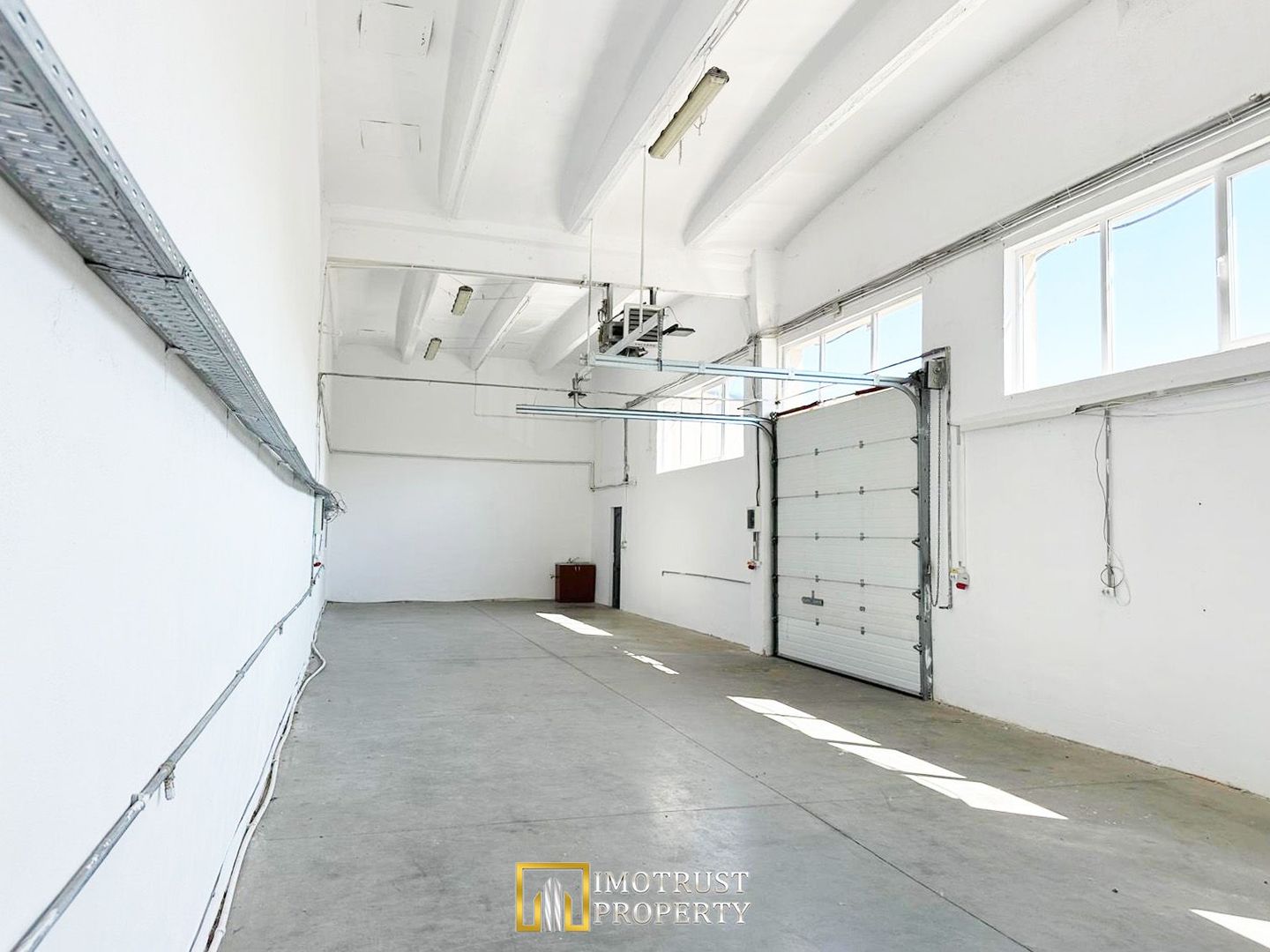 Hală industrială de închiriat Arad Vest – 200 mp, acces TIR - Poză 4