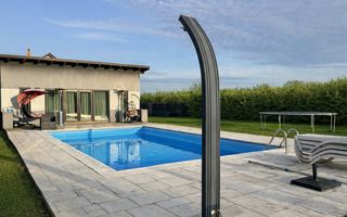 Proprietate pentru investiție cu Piscină în Hemeiuș - Poză 1