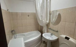 Garsonieră decomandată, spațioasă - Poză 5