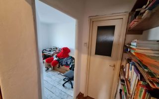 Apartament 4 Camere, 77 mp, Decomandat, Zona Cetate - Poză 9