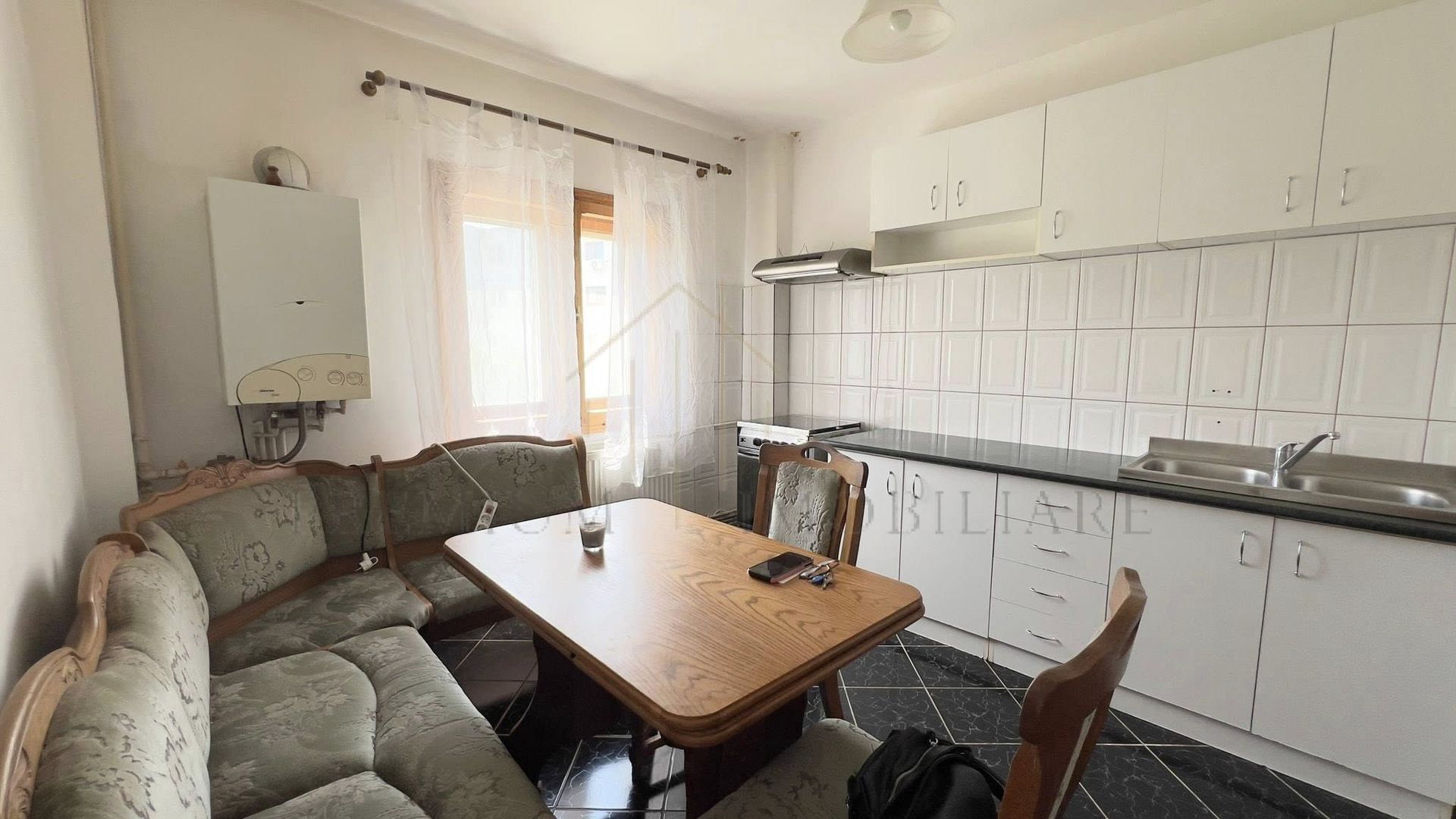 Apartament 2 Camere - Zona de jos - Decomandat - Poză 4
