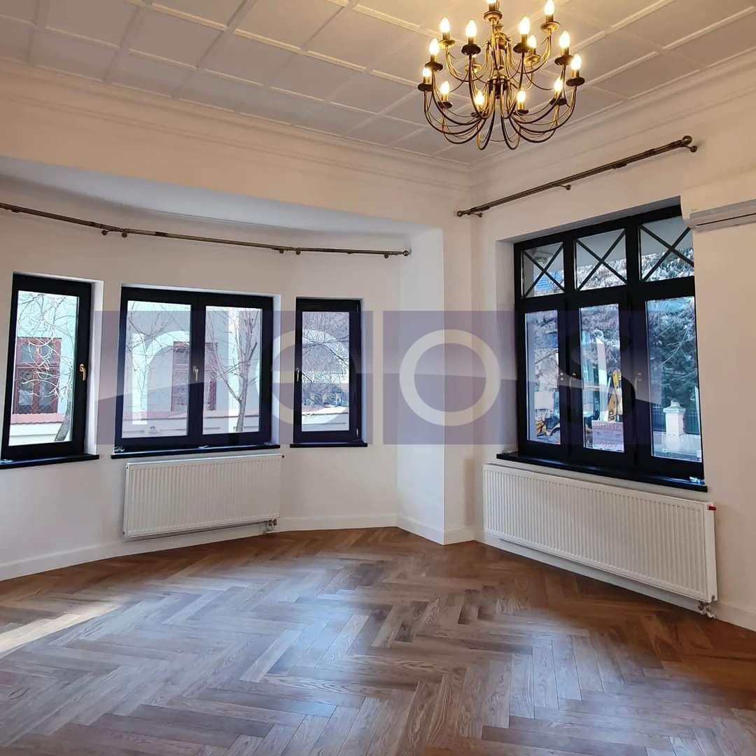 Vila Exclusivista zona Capitale - Poză 1