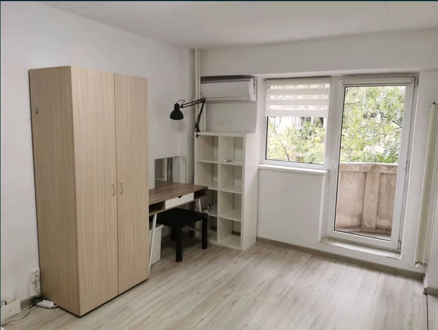 GARSONIERA BUCATARIE INCHISA, BLOC NOU, MOBILAT/UTILAT MODERN, CURAT - Poză 1