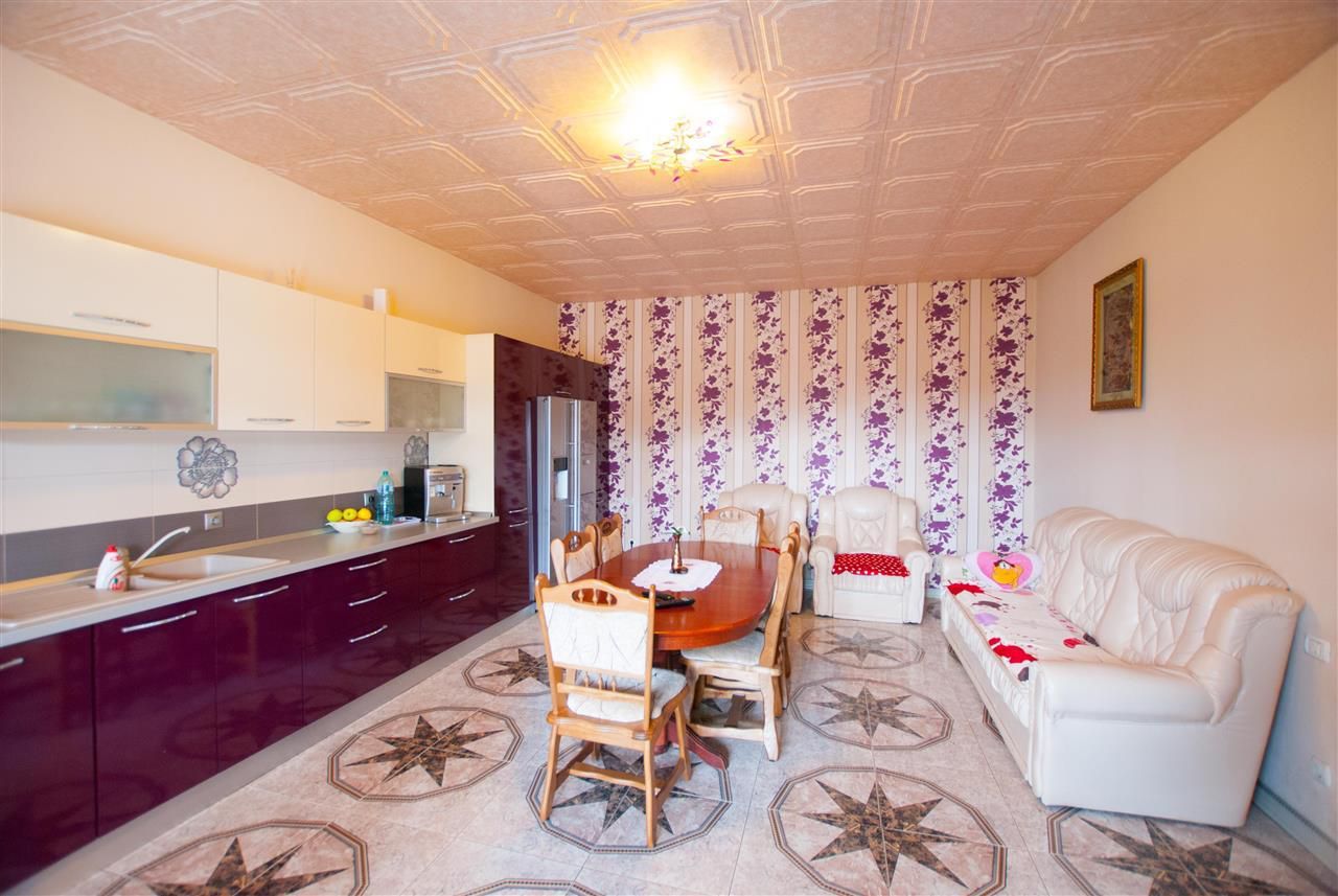 Casa 15 camere 846 mp utili 720 mp teren - Poză 4