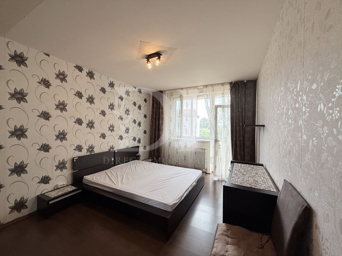 Apartament cu 3 camere decomandate / etaj intermediar - Poză 9
