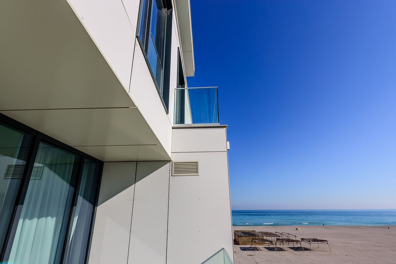 Apartamentul de la Malul Mării – Eleganță Contemporană în Inima Stațiunii - Poză 14