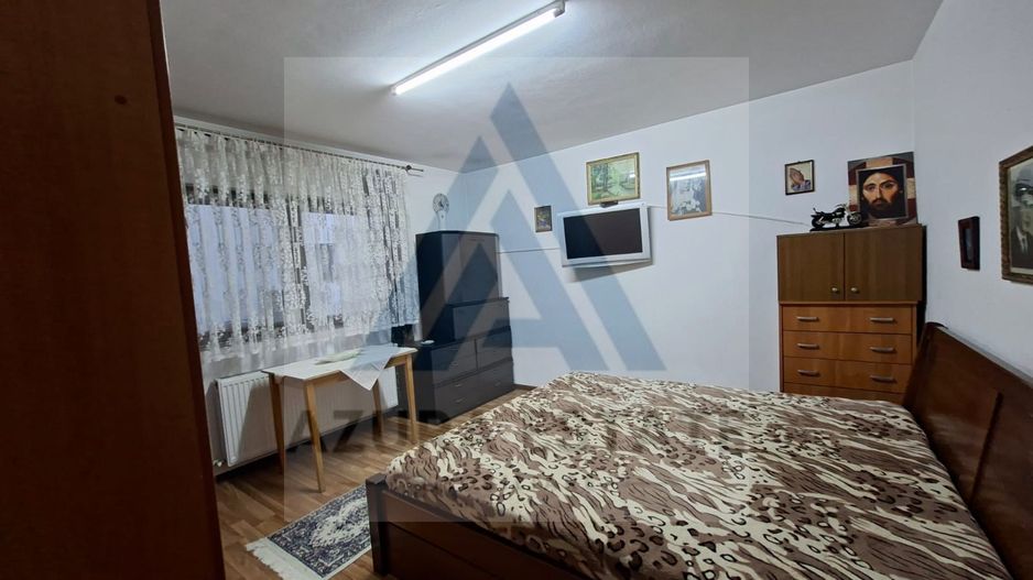 Casa 6 camere 2 bai curte 306 mp utili si parcare privata in Selimbar - Poză 6