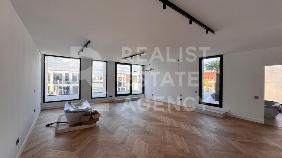 Vilă elegantă in Nordul Capitalei. - Poză 18