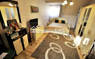 Casa 8 camere,4 bai,482mp,1.100mp teren,2 garaje,0% comision - Poză 3