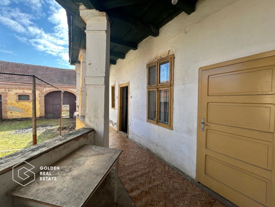 Casa traditionala cu teren generos in Odvos, județul Arad - Poză 3