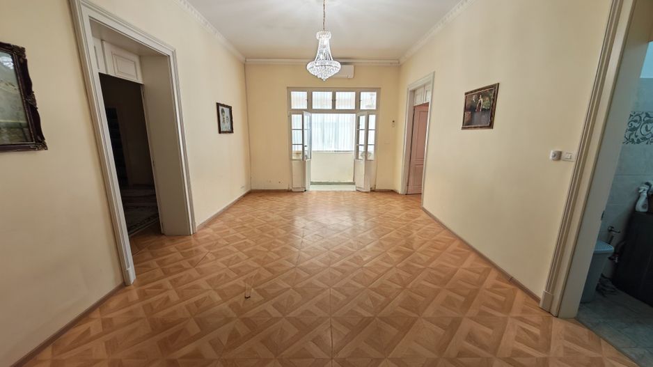 Casă cu destinație multiplă _ curte generoasă- Bălcescu - Poză 1