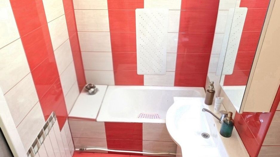 Apartament cu 2 camere, etaj 1, partial mobilat, zona GARĂ; - Poză 7