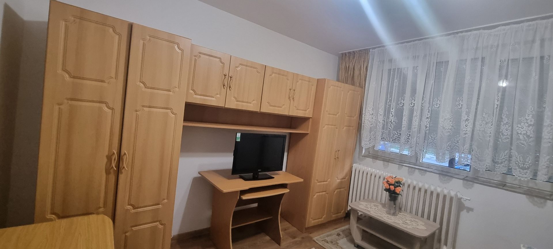 Chirie, garsonieră, mobilată, utilată, parter Blv Dacia. 250 Euro/lună - Poză 3