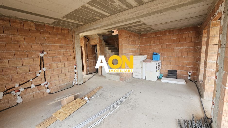 Casa la rosu, 4 camere, 3 bai, 339 mp teren, zona Valea Popii - Poză 10