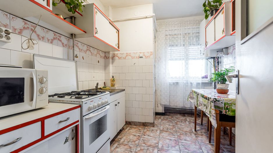Apartament cu 4 camere decomandat cu vedere panoramica - Poză 4