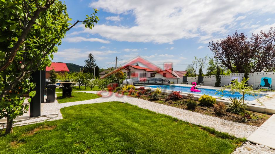 VILĂ MODERNĂ DE LUX CU PISCINĂ, FOTOVOLTAICE ȘI FOIȘOR – BREAZA - Poză 13