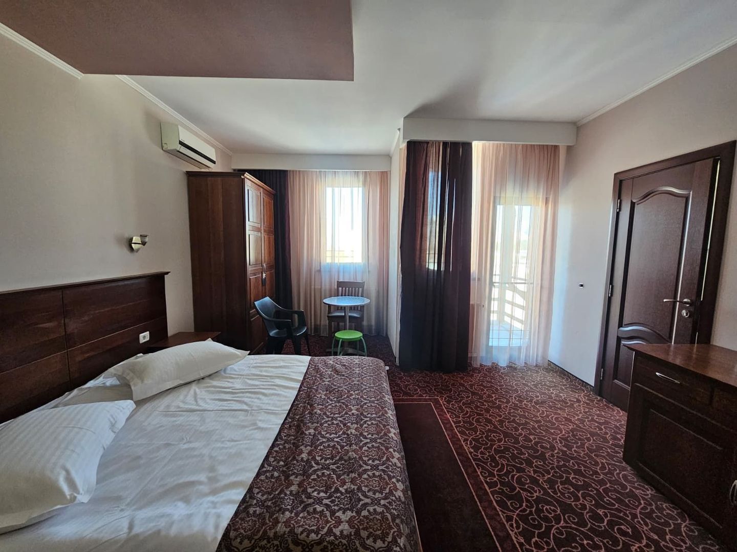 Pensiune cu lift și restaurant – zonă premium Delfinariu/Constanța - Poză 2