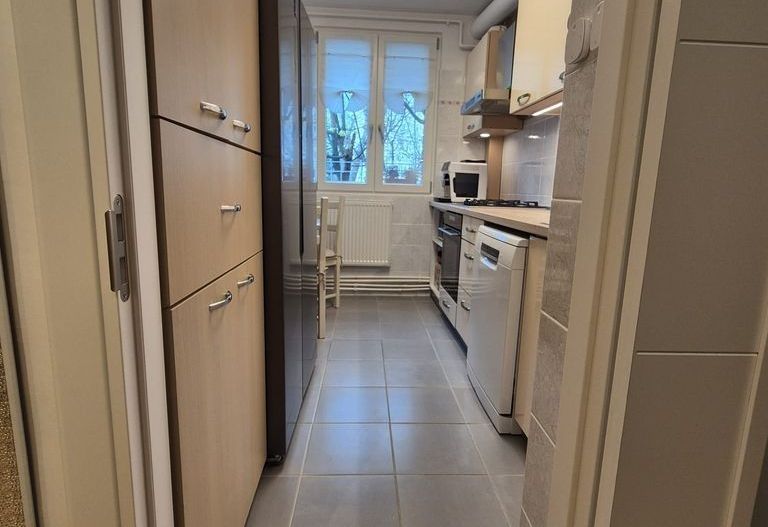 Apartament Luminos 4 camere cu Centrala si 2 locuri parcare. Izvorul Muresului. - Poză 11