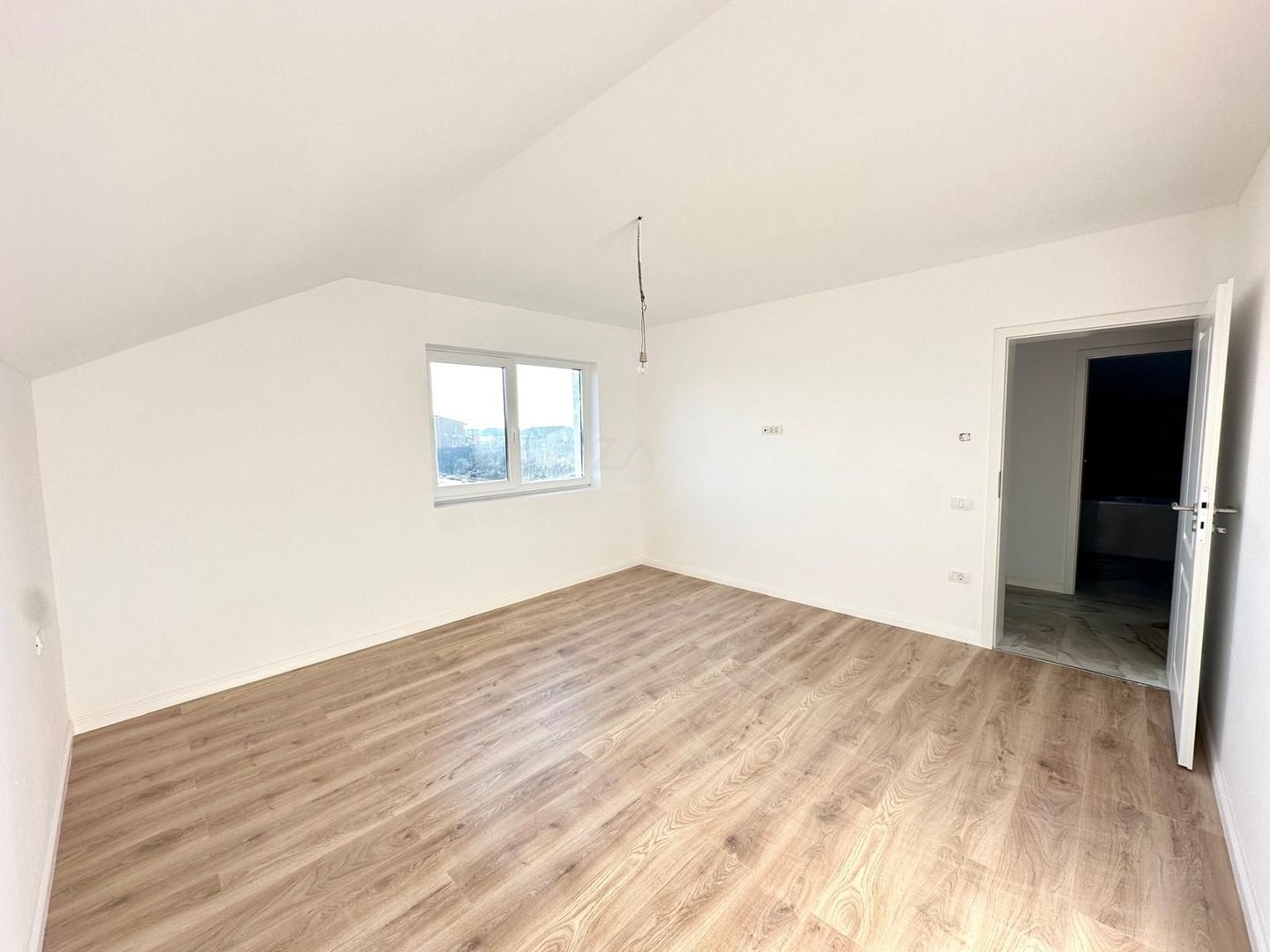 COMISION 0! Finalizat - toate utilitatile. 3 dormitoare. Drum pavat. - Poză 11