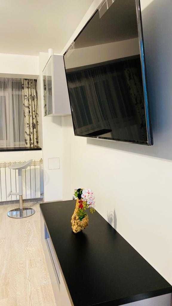 garsoniera ultraLUX , Titan, Costin Georgian - Poză 2