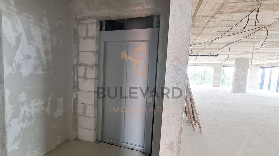 Cladire comerciala situata la drum intens circulat, 1365 mp utili + 20 parcari - Poză 14