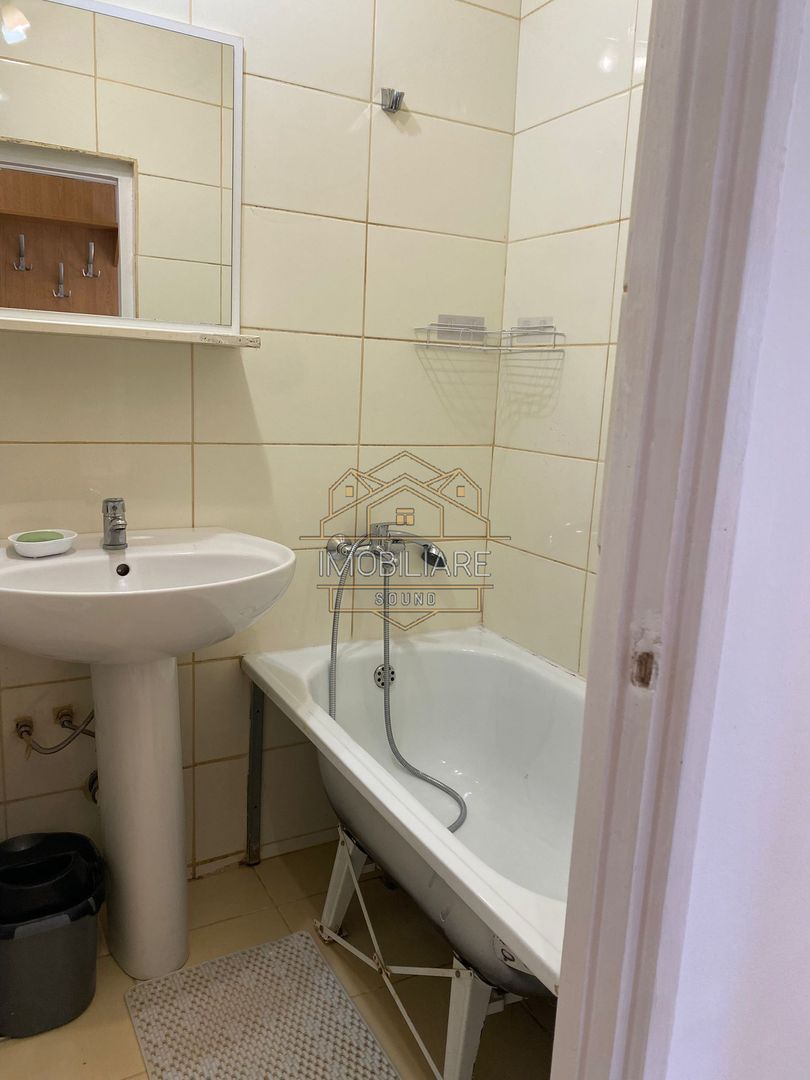 Apartament de închiriat zona Strada Aron Pumnul, 2 camere - Poză 9