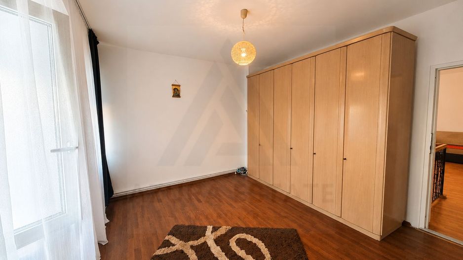 Casă cu 2 apartamente 5 camere 140 mp utili curte 289 mp in Turnișor - Poză 4