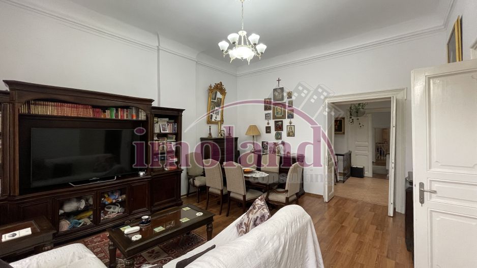 Apartament spectaculos de 4 camere într-o vilă cu farmec istoric pta Victoriei - Poză 4