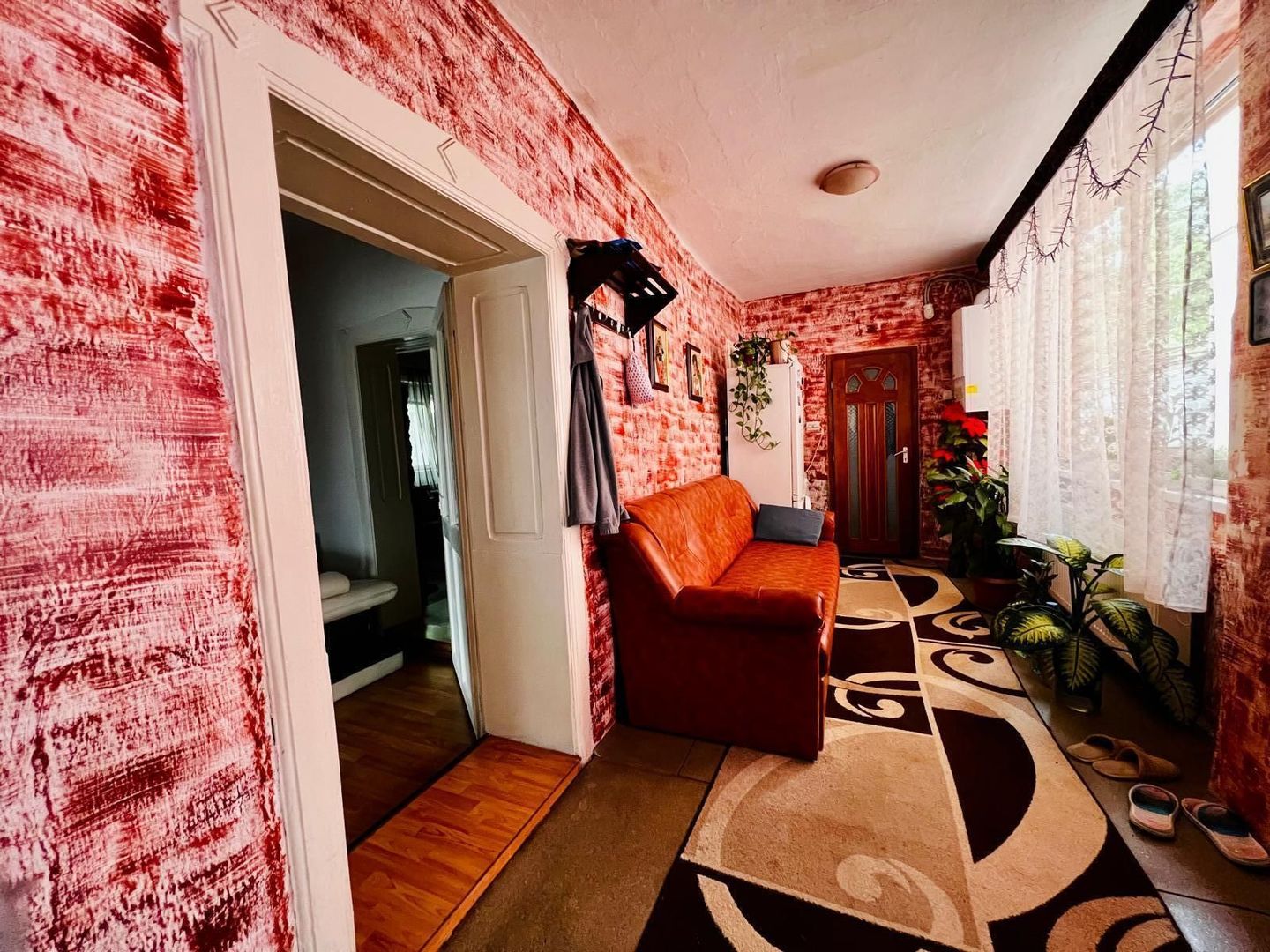 Casă individuală cu teren generos 900mp - Zona Bogdăneștilor - Poză 5