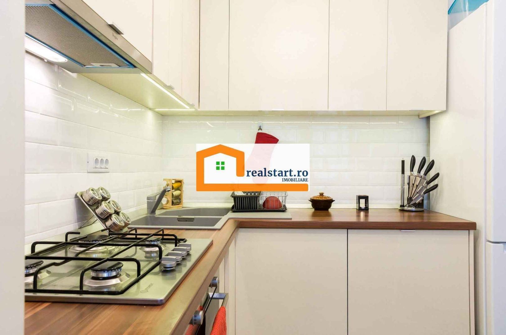 Parcul Teilor, S+P+1+M, curte 115mp, boxa, loc de parcare subteran - Poză 3