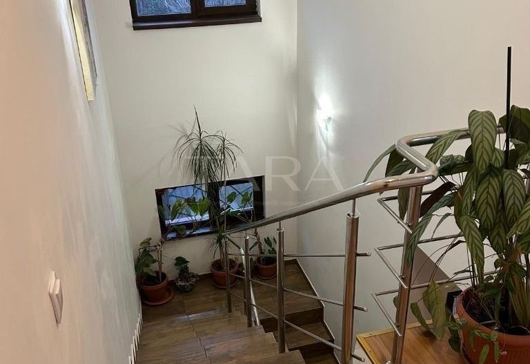 Casa 5 camere, suprafață 120 mp, teren 250 mp, zonaMuzeul Apei. - Poză 4