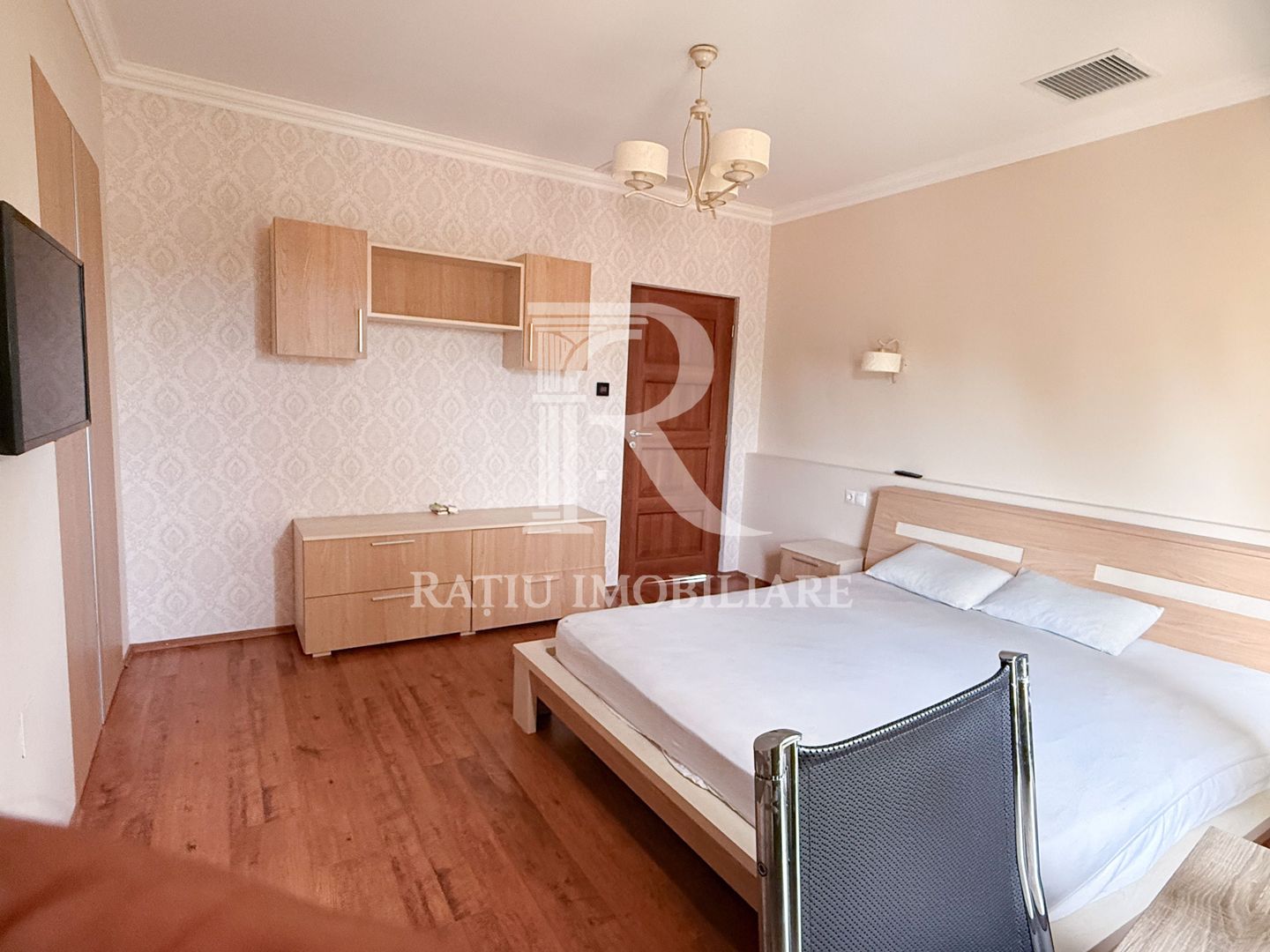 Apartament cu 4 Camere de Închiriat | Centru | Oradea - Poză 3
