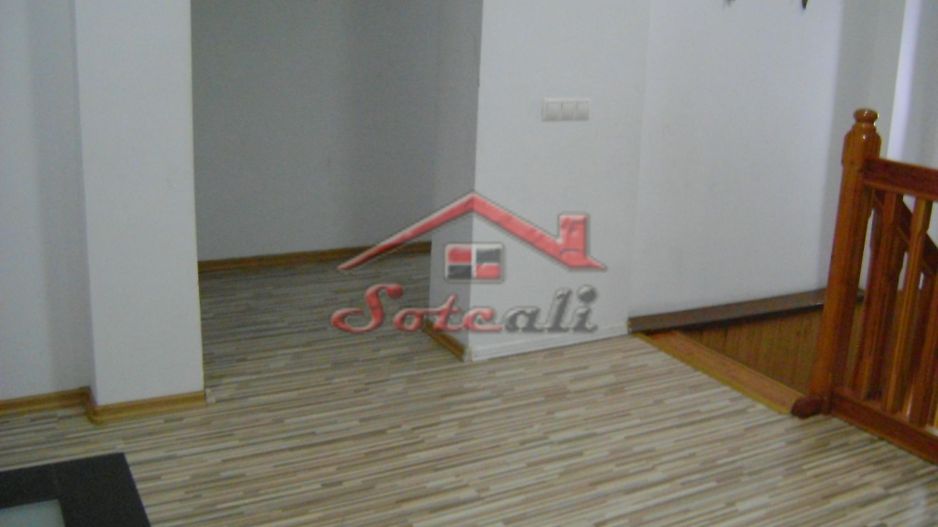 Pensiune de vanzare P+E Busteni - central - Poză 25
