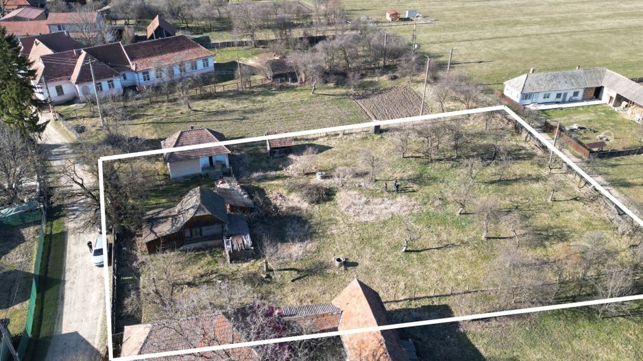 Casă 2 camere 52 mp + teren 1.605 mp Boroșneu Mic - Poză 1