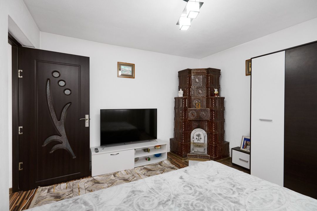 Casa  + anexa în Com.  Petresti, Sat Gherghesti - Dambovița - Poză 4