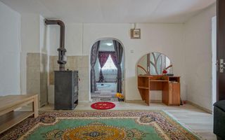 Casă bătrânească cu 3 camere la vânzare - Sânpetru - Poză 2