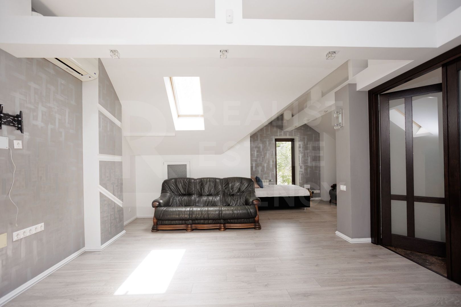 Chirie , casă 180 mp + 6 ari, str. Ghidighici, Buiucani - Poză 21