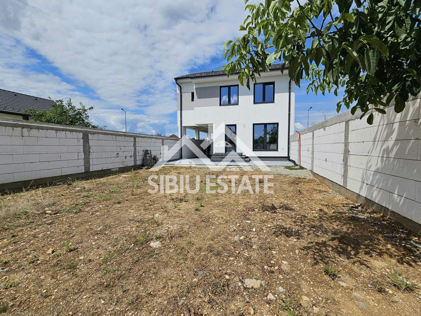 Casa Sibiu, confort nou, teren 600 mp - Poză 2