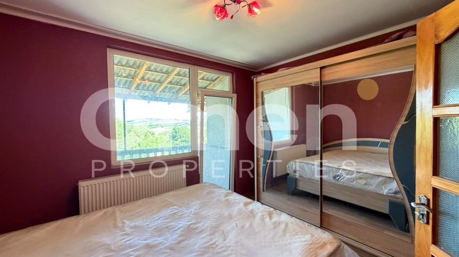 Apartament cu 3 camere | pe 2 niveluri | cu garaj | zona centrala | sat Arinis - Poză 4