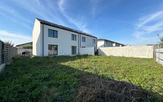 Vila Otopeni Odaile, curte GENEROASA 390m2 - Poză 2