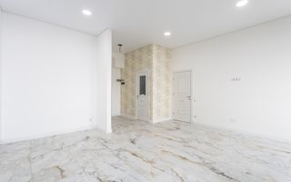 Vânzare, apartament cu 2 camere în Complexul Oasis - Poză 5