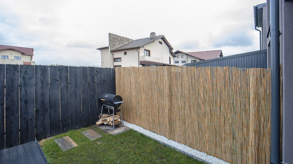 Casă înșiruită de vânzare în Sânpetru | Mobilată și utilată premium - Poză 21