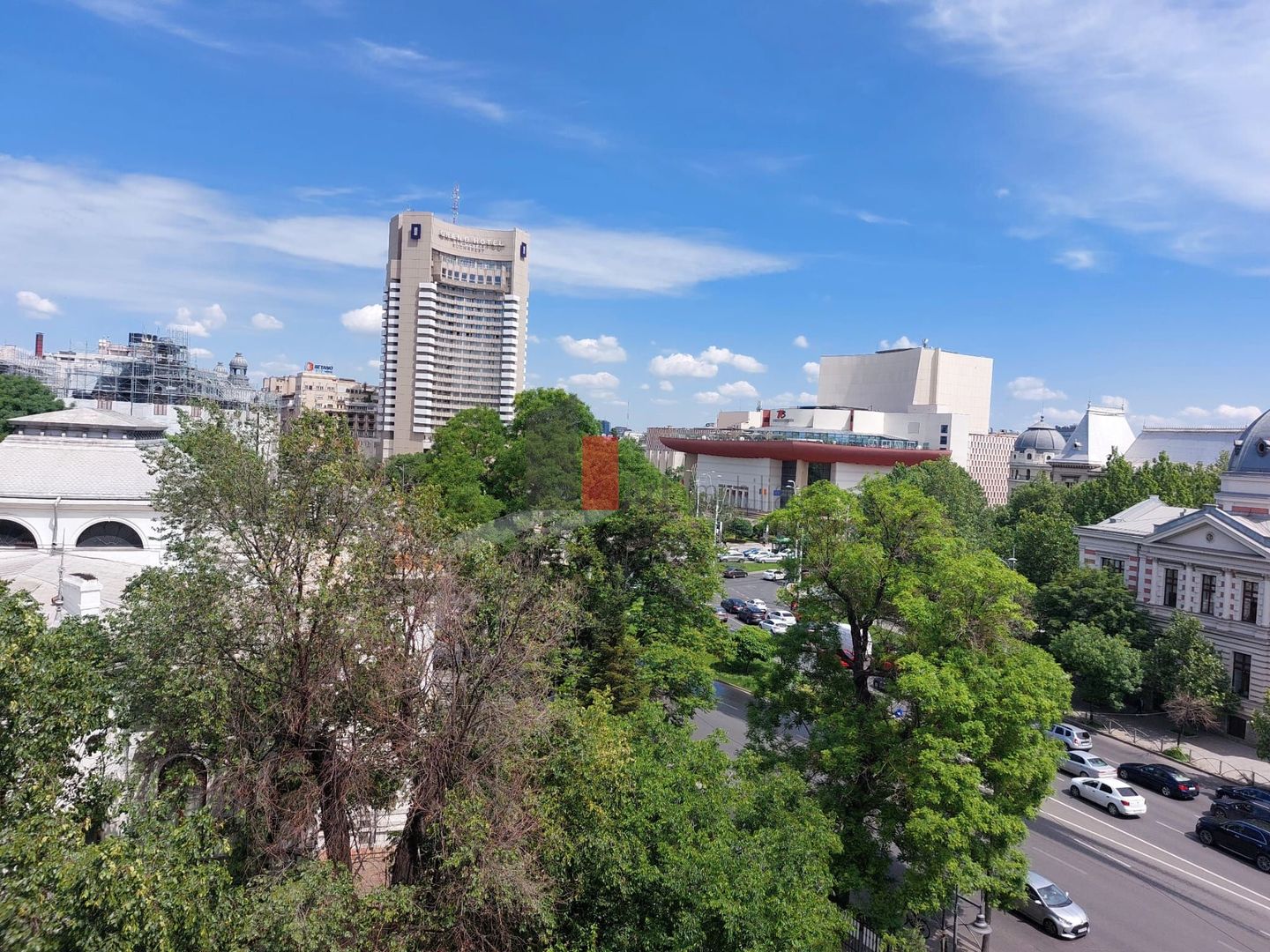 Garsoniera "VALENTA",  vedere "SPLENDIDA"  Piata Universitatii - Poză 3
