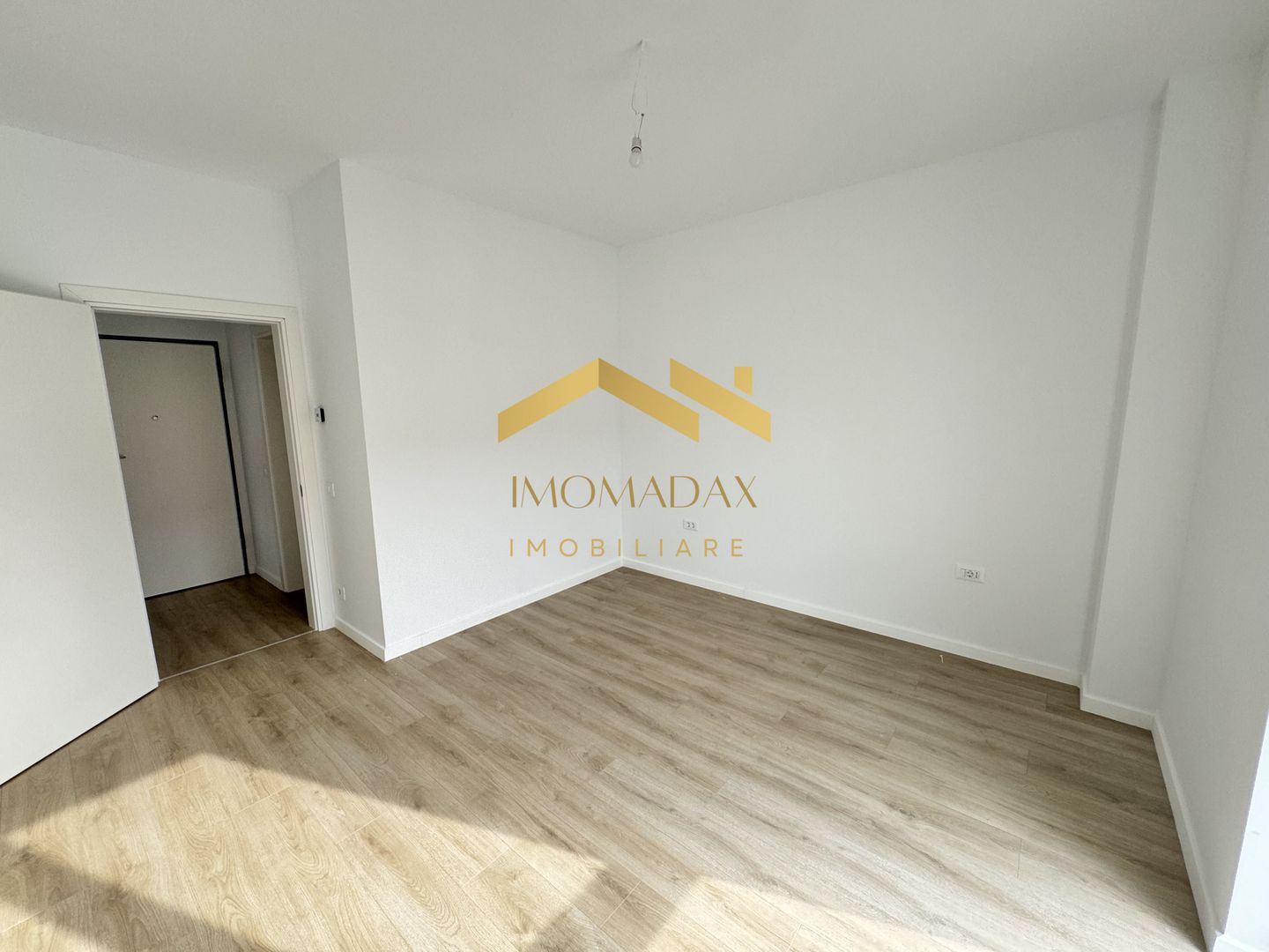 -Apartament-3 camere -2 bai- - Poză 9