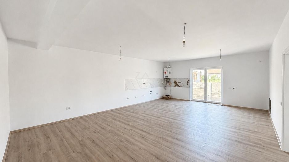 COMISION 0! Duplex cu 4 camere finalizat.Toate utilitatile. - Poză 2