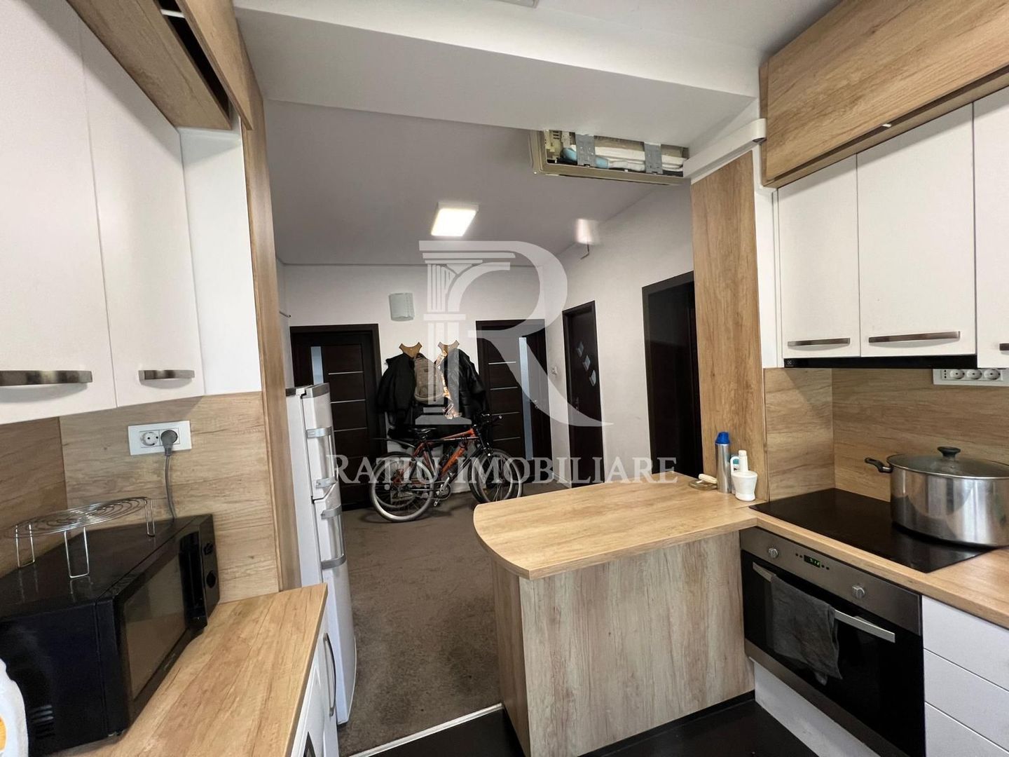 Apartament cu 4 camere | Zona Centrala | General Magheru | Oradea - Poză 16